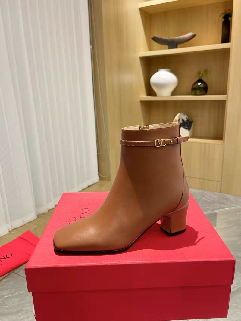 Va1e*ntin0 boots